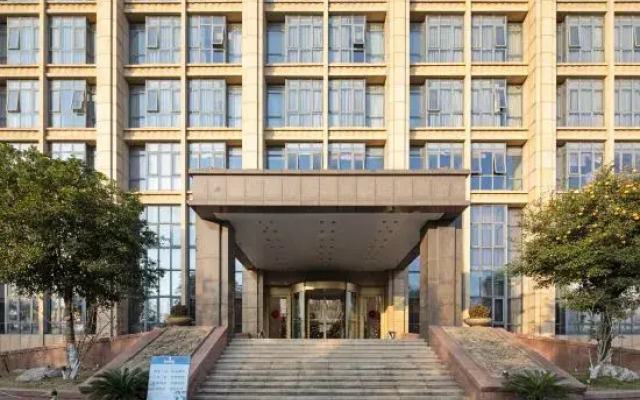 New Continental June House Hotel