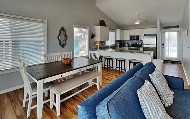 Hicks by Topsail Realty