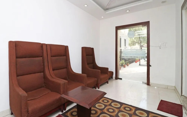 OYO 12532 Imperial Inn