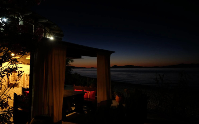 Mythica Tower Mill - Windmill Beach House