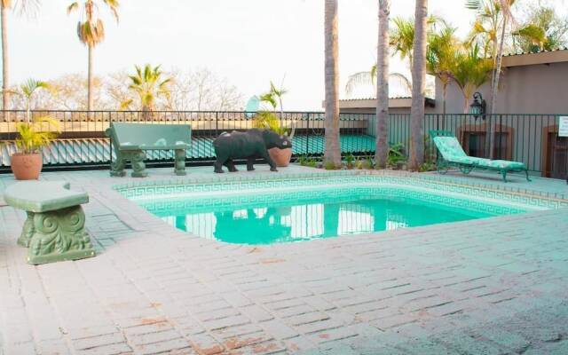 Kings Hotel And Gallery