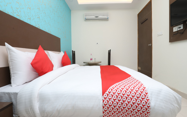 OYO 19687 Hotel Airway