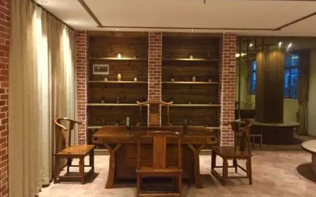 Lugu Inn (Luohu Lushan Art Town)
