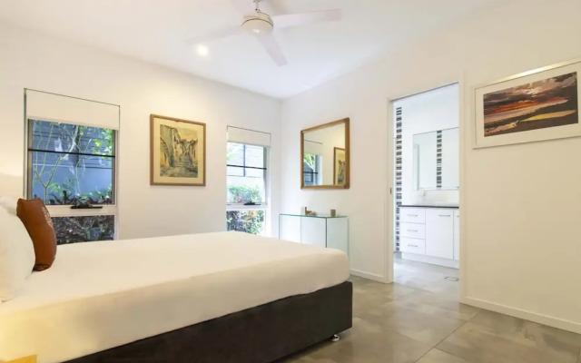 Tenterfield Beachfront Luxury 4 Bedroom Holiday Home