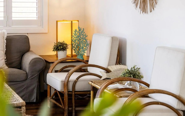 Beach Bungalow – Guest Rooms – Corlette