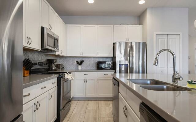 Elegant Home With Pool & Spa, Close to Disney