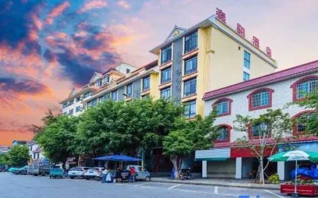 Shengweiyasenyang Hotel (Nongmo Lake Park Branch)