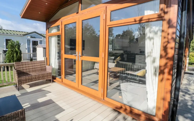 Pinecone Lodge - No 9