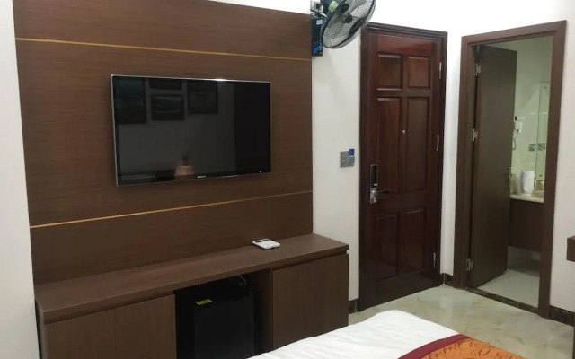 Dinh Gia Hotel