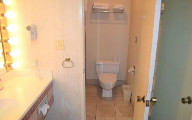 Merced Inn and Suites