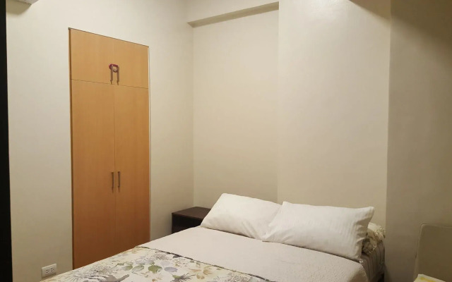 8 Newtown Blvd Apartments