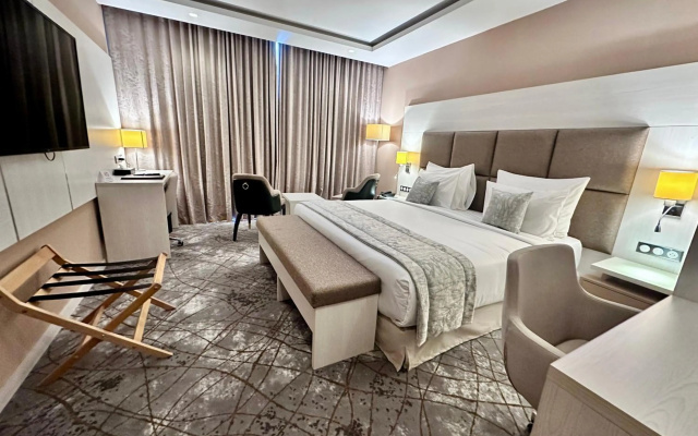2H Hotel