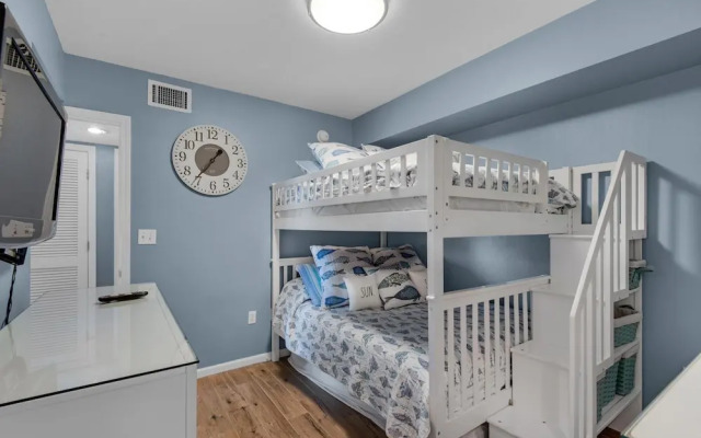 Pelican Beach Terrace 807