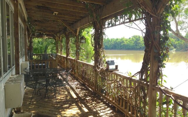 Atchafalaya River Lodge