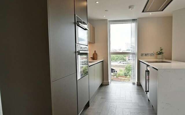 Top Floor 3-bed Penthouse in Manchester