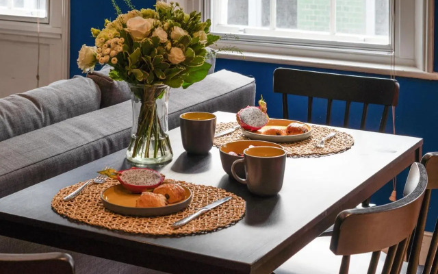 Beautiful One Bedroom Apartment in Soho
