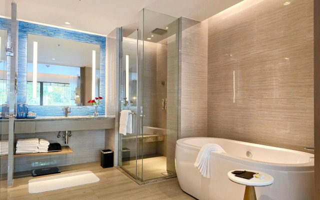 Renaissance Pattaya Resort & Spa