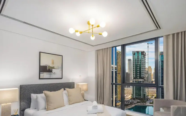 LUX The JLT Gold Crest Suite