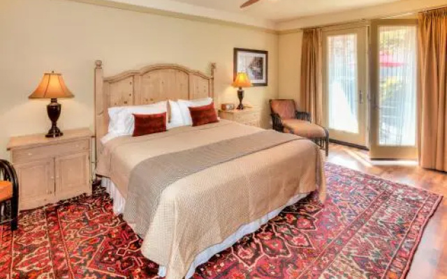 The Eagle Harbor Inn
