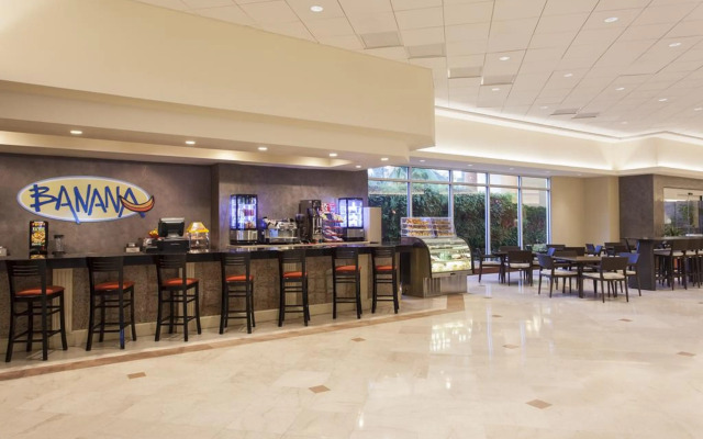 Courtyard by Marriott Isla Verde Beach Resort