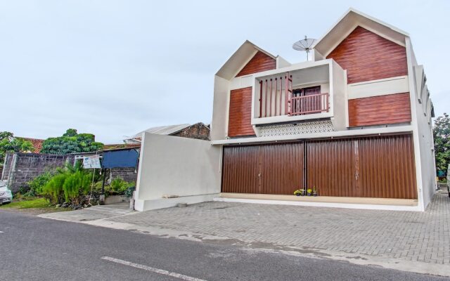 Super OYO 91816 Griya Putih