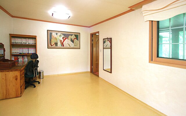 Yangpyeong Scented Clay Pension