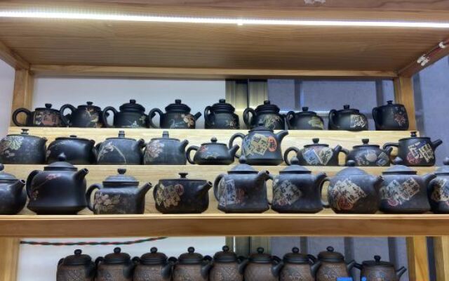Yunxiang Heju (Jianshui Ancient Town Train Store)