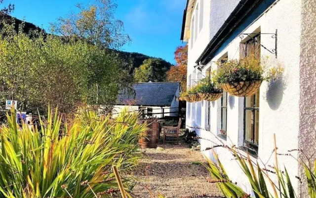 Glenmoriston Arms Hotel