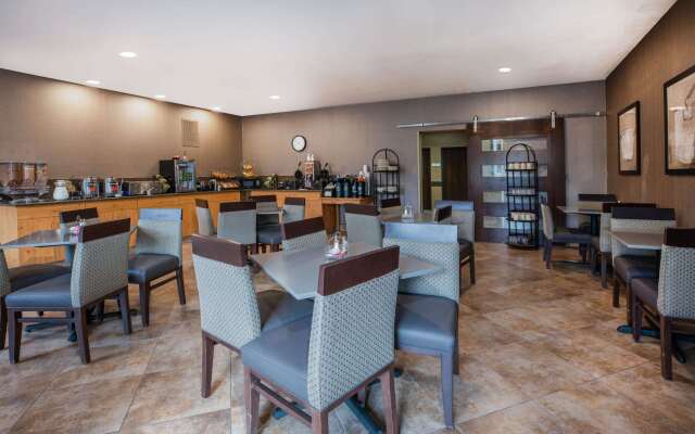 La Quinta Inn & Suites by Wyndham Eugene