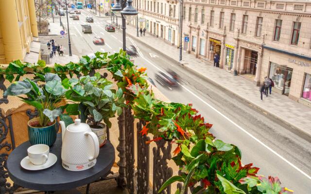 SeApart. На Большом 13 (бывш. Апартаменты на Большом проспекте Петроградской Стороны)