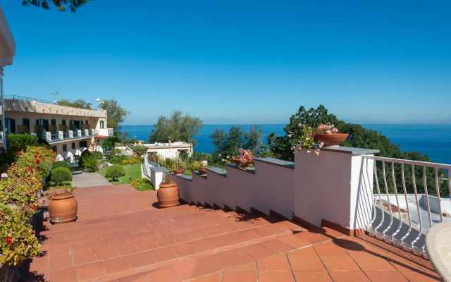Hotel Villa Ireos