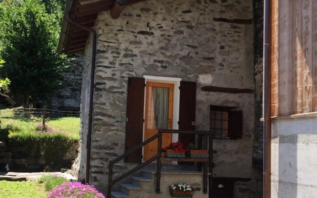 Studio In Piuro With Wonderful Mountain View 13 Km From The Slopes