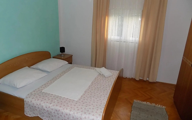 BOžICA - 30M FROM THE SEA - A1(4+1)