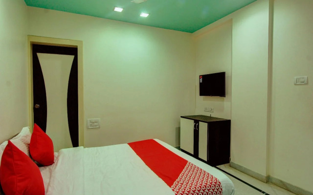 OYO 11387 Hotel Kozy Rooms