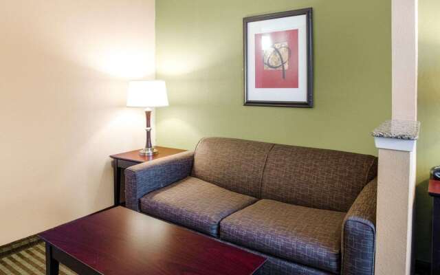 Quality Suites Las Colinas Center