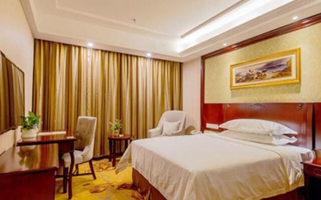 Vienna Dongguan Tangxia Guanlan Lake Golf Club
