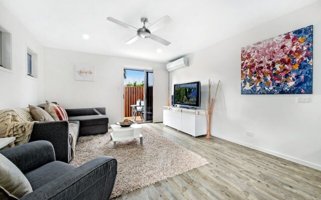 Luxury 1 Bedroom home in Broadbeach Waters