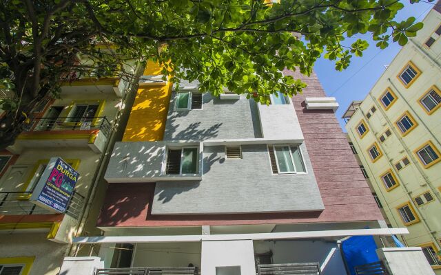 OYO 10522 Varcity Emerald