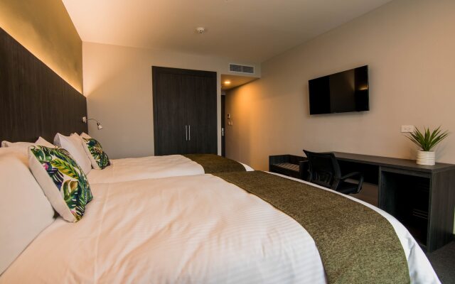 Innfiniti Hotel & Suites