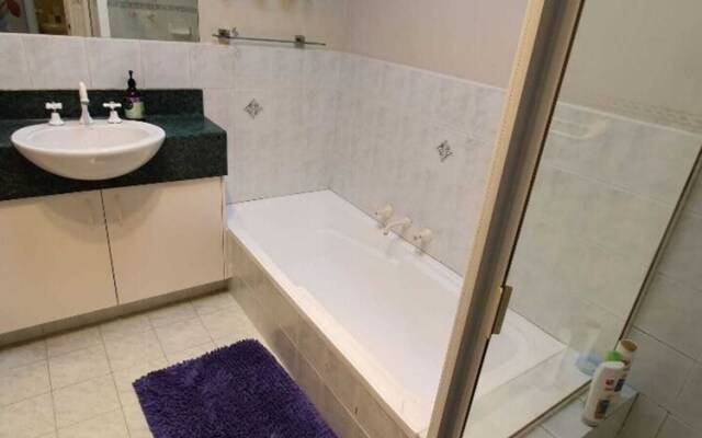 Comfortable 2 Bedroom With Serene Garden