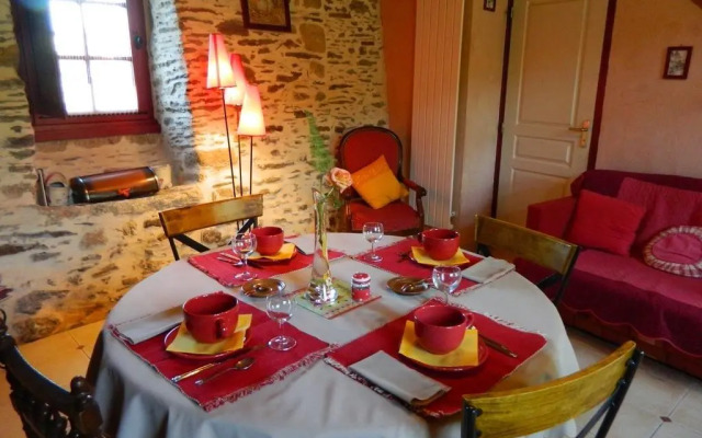 Les Logis de Ste Croix