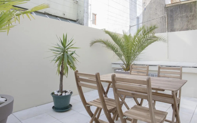 Liiiving - Terrace Downtown Apartment