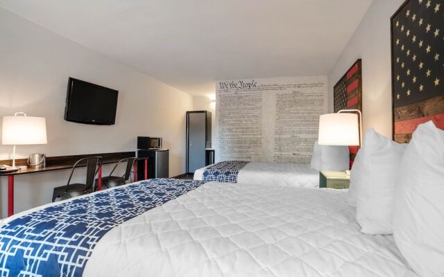 Super 8 by Wyndham Daleville/Fort Novosel