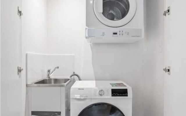 Modern 2-storey Apartment - Q Stay