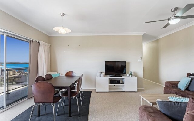 Adriana, 10/83 Ronald Avenue