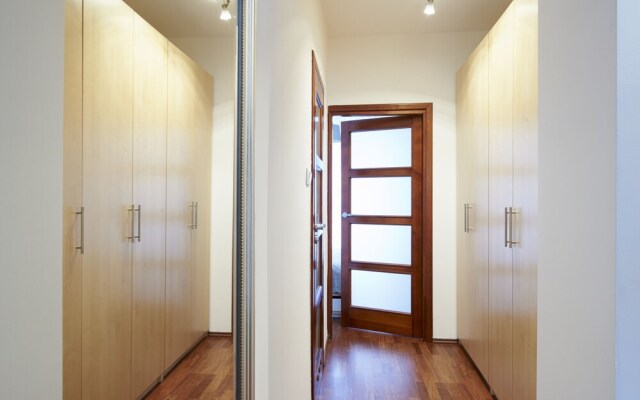 Goodnight Warsaw Apartments Dubois 8