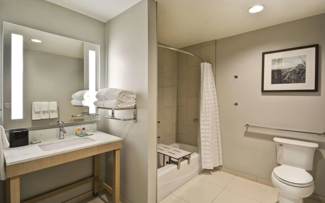 Hyatt Place Fresno