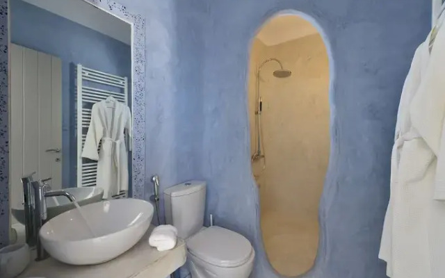 Villa Acqua · Gorgeous pool villa, stunning sea views, helipad!