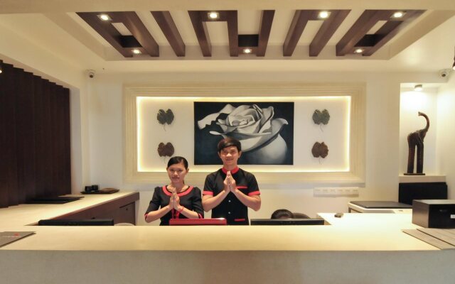 La Rose Suites