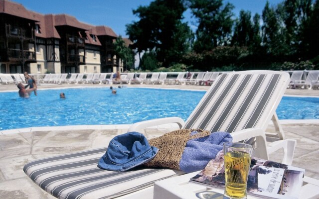 Traditional Apartment With Balcony or Terrace in Deauville